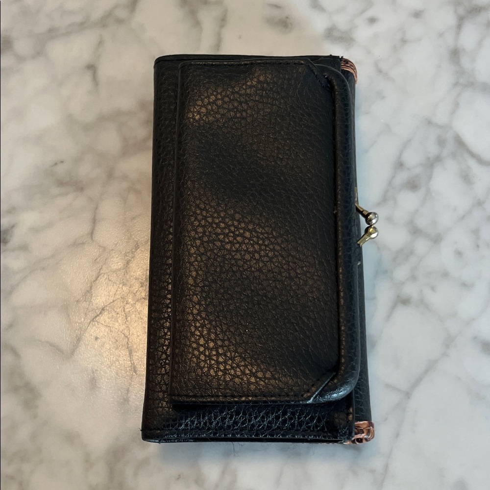Elegant Black and Brown Tooled Leather Women's Wallet - Picture 2 of 7